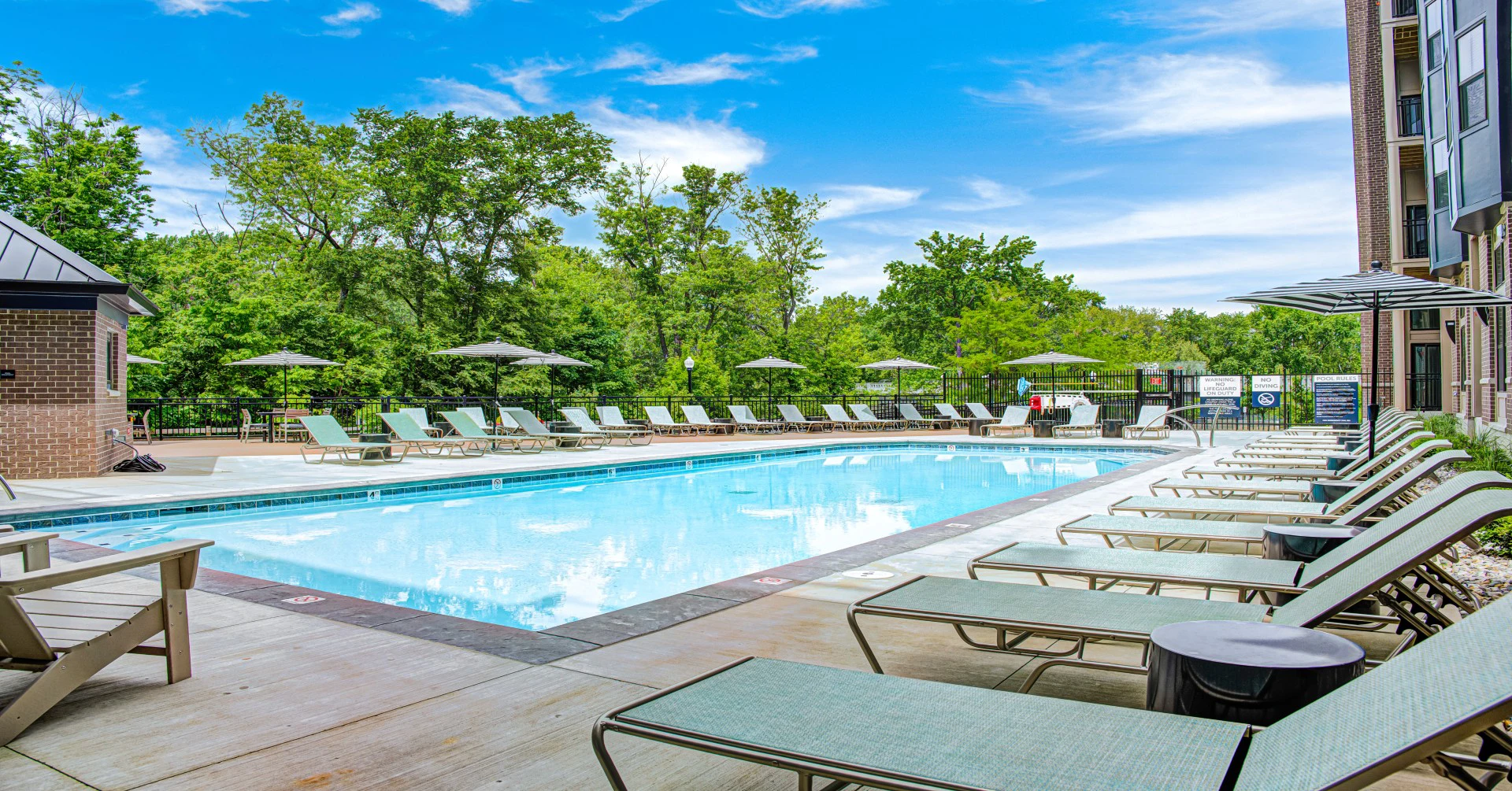 poolsideareaatEastBank